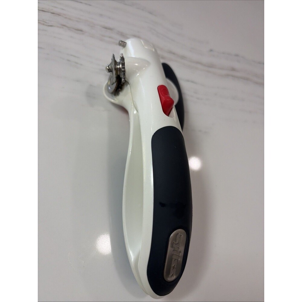 ZYLISS Lock N' Lift, Locking Can Opener w/ Magnet, Manual, Gray/White, 7.5 in